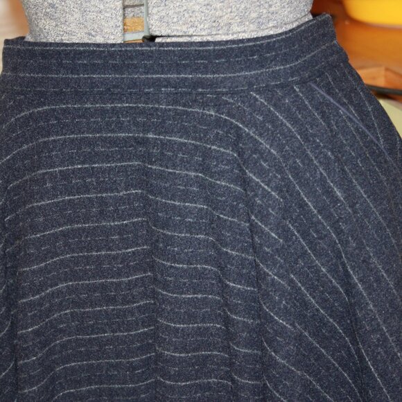 Vatralala & Coh Wool Skirt Heavyweight - Picture 2 of 7